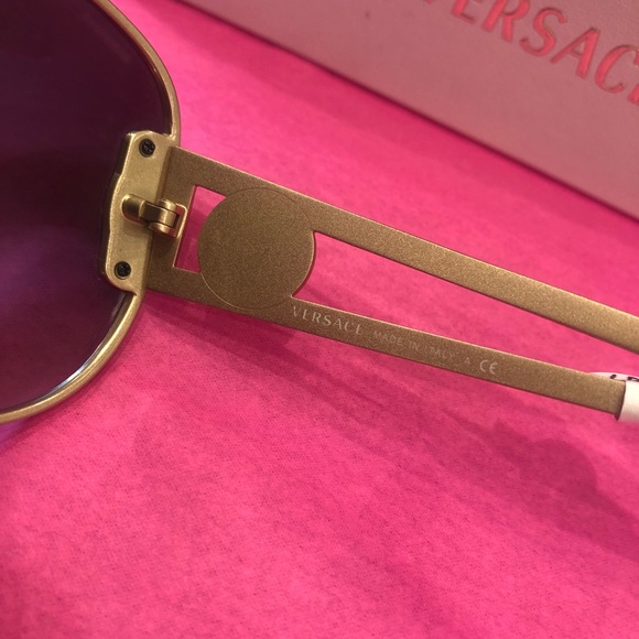 Vintage Versace sunglasses - Picture 4 of 8